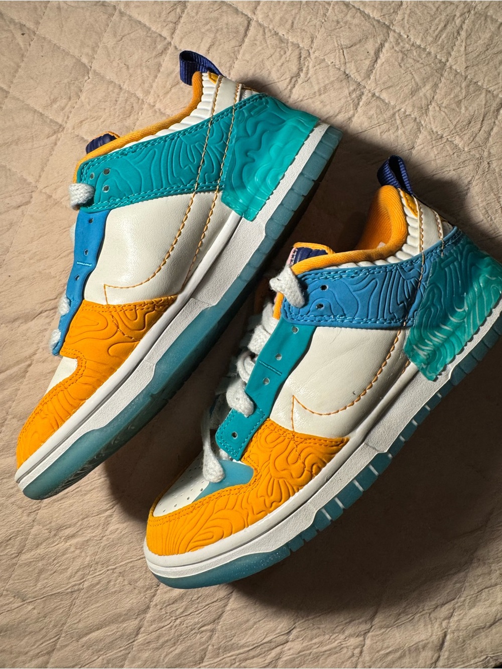 Nike Low-Top Sneakers in Yellow, Teal & White